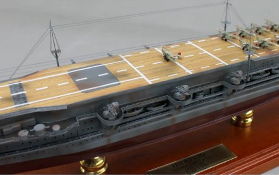 1/350空母加賀1931年仕様精密模型完成品塗装済、木製ハンドメイド艦船模型、空母加賀1931年仕様精密艦船模型完成品台座付の製作と通販専門店 ウッドマンクラブ