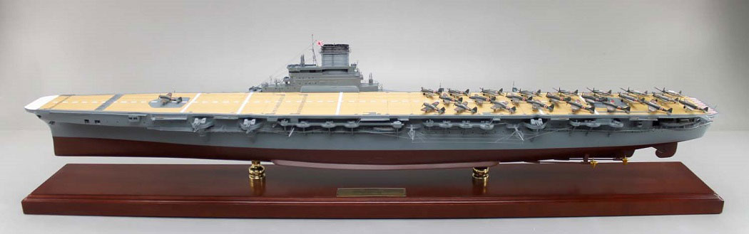 1/200空母大鳳精密模型完成品塗装済、木製ハンドメイド艦船模型、空母大鳳精密艦船模型完成品台座付の製作と通販専門店 ウッドマンクラブ