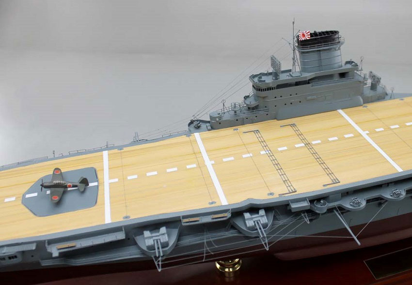 1/200空母大鳳精密模型完成品塗装済、木製ハンドメイド艦船模型、空母大鳳精密艦船模型完成品台座付の製作と通販専門店 ウッドマンクラブ