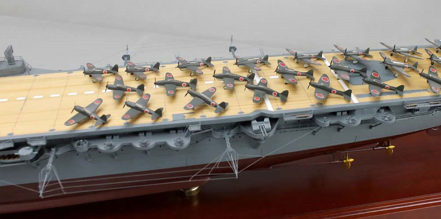 1/200空母大鳳精密模型完成品塗装済、木製ハンドメイド艦船模型、空母大鳳精密艦船模型完成品台座付の製作と通販専門店 ウッドマンクラブ