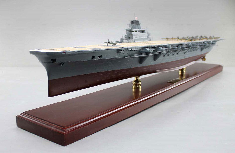 1/200空母大鳳精密模型完成品塗装済、木製ハンドメイド艦船模型、空母大鳳精密艦船模型完成品台座付の製作と通販専門店 ウッドマンクラブ