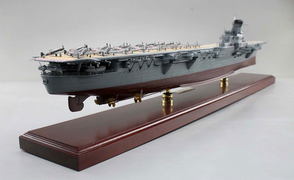 1/200空母大鳳精密模型完成品塗装済、木製ハンドメイド艦船模型、空母大鳳精密艦船模型完成品台座付の製作と通販専門店 ウッドマンクラブ