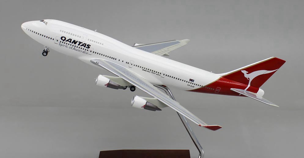 ボーイング747-400 カンタス・BOEING-747-400QANTASジャンボ機超精密模型完成品台座付