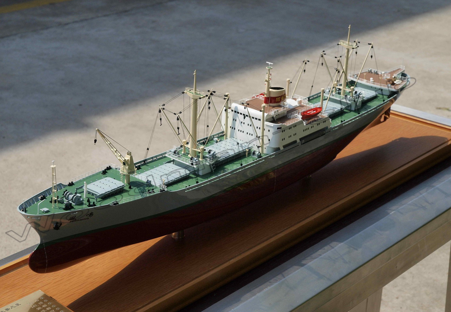 大型バルク積み貨物船超精密模型完成品、ファイバーグラス製完成模型、大型バルク積み貨物船精密艦船模型完成品台座付の製作と通販専門店 ウッドマンクラブ