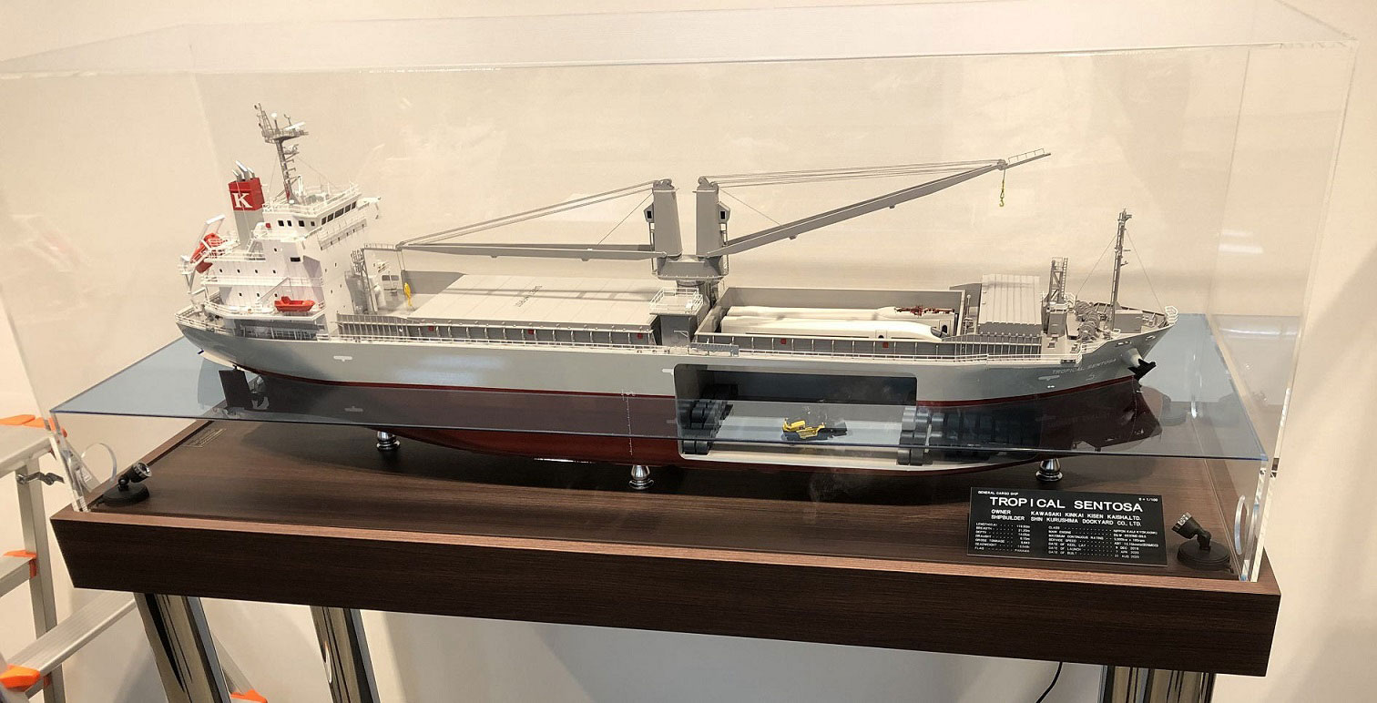 1/100 バラ積み貨物船「トロピカル セントーサ」展示用模型 モデルシップ 完成品 ウッドマンクラブ