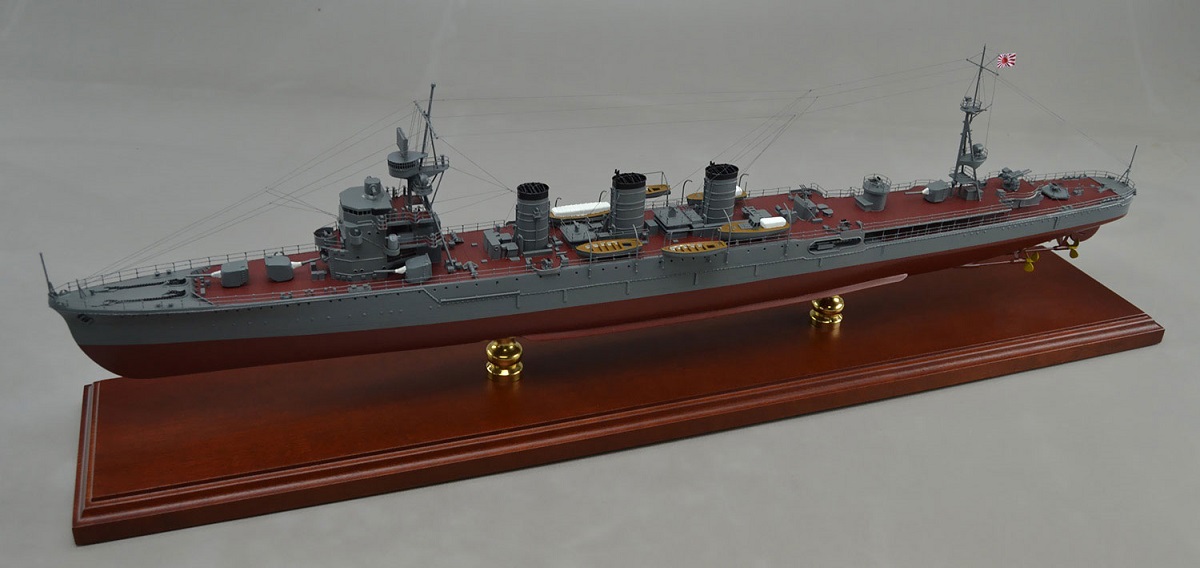軽巡洋艦阿武隈 木製ハンドメイド超精密艦船模型完成品