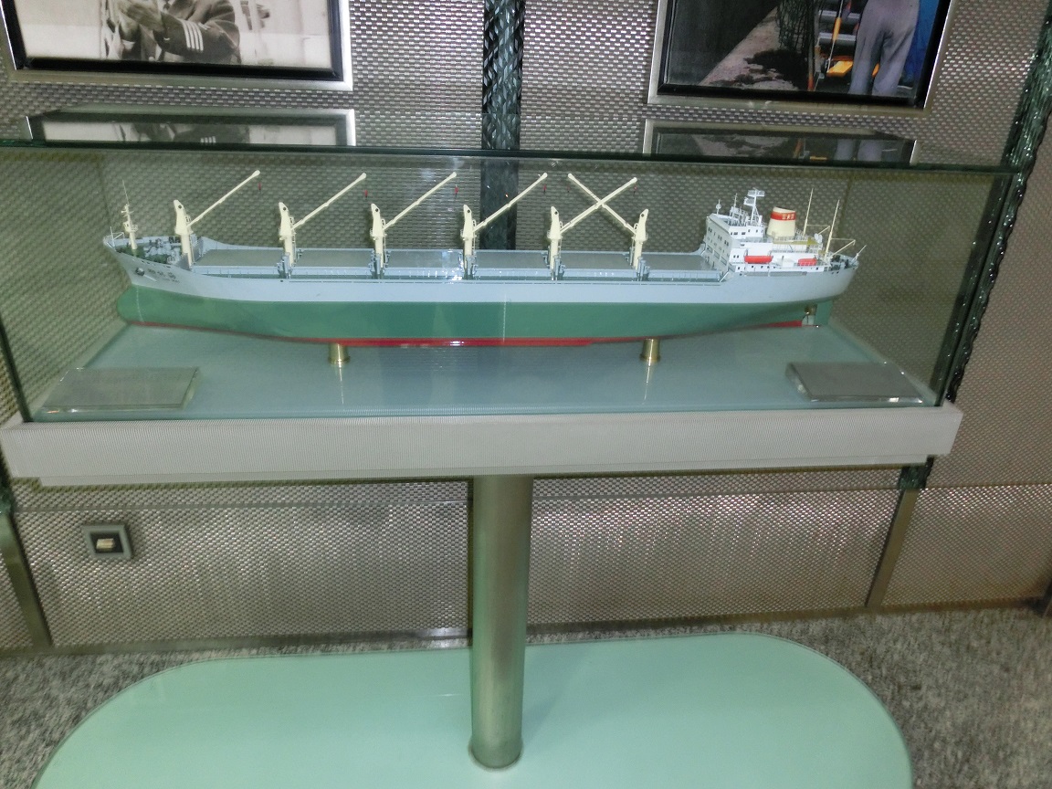 コスコ・コンテナ・ラインズ(COSCO Container Lines)社(中国上海)超精密船舶模型完成品の製作と通販専門店 ウッドマンクラブ