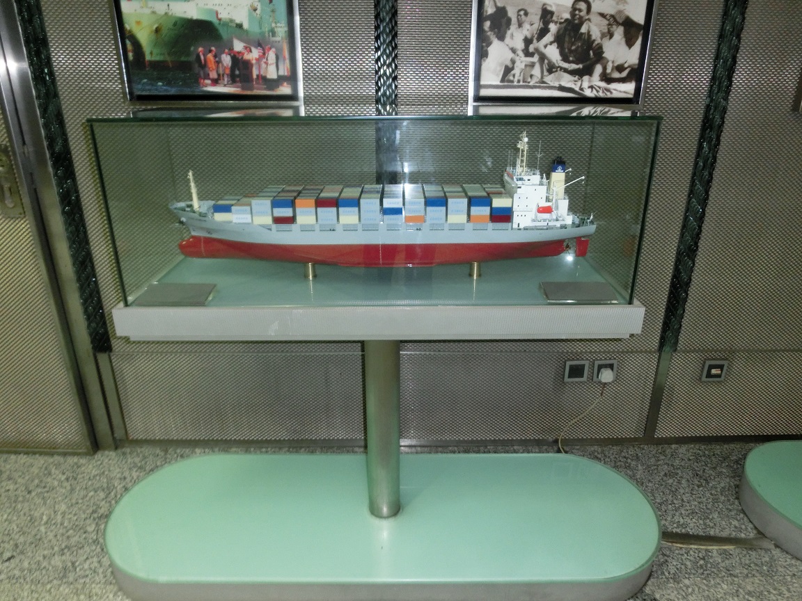 コスコ・コンテナ・ラインズ(COSCO Container Lines)社(中国上海)超精密船舶模型完成品の製作と通販専門店 ウッドマンクラブ