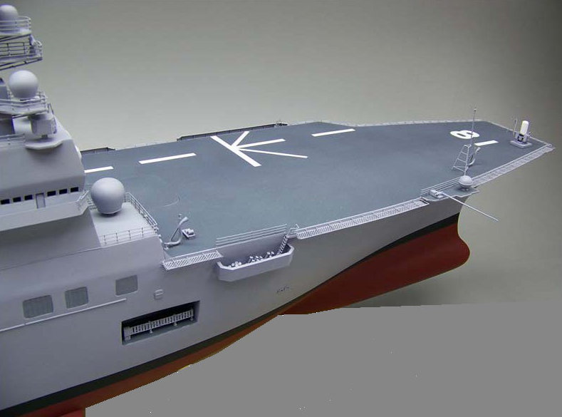 海上自衛隊ひゅうが型護衛艦 DDH-181「ひゅうが」Hyuga-class helicopter destroyer ヘリコプター搭載護衛艦 精密艦船模型完成品台座付の製作と通販専門店 ウッドマンクラブ 木製ハンドメイド艦船模型