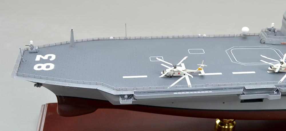 海上自衛隊いずも型護衛艦 DDH-183「いずも」Izumo-class helicopter destroyer ヘリコプター搭載護衛艦 精密艦船模型完成品台座付の製作と通販専門店 木製ハンドメイド艦船模型 ウッドマンクラブ