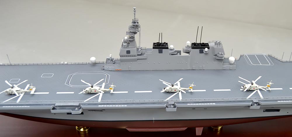 海上自衛隊いずも型護衛艦 DDH-183「いずも」Izumo-class helicopter destroyer ヘリコプター搭載護衛艦 精密艦船模型完成品台座付の製作と通販専門店 木製ハンドメイド艦船模型 ウッドマンクラブ