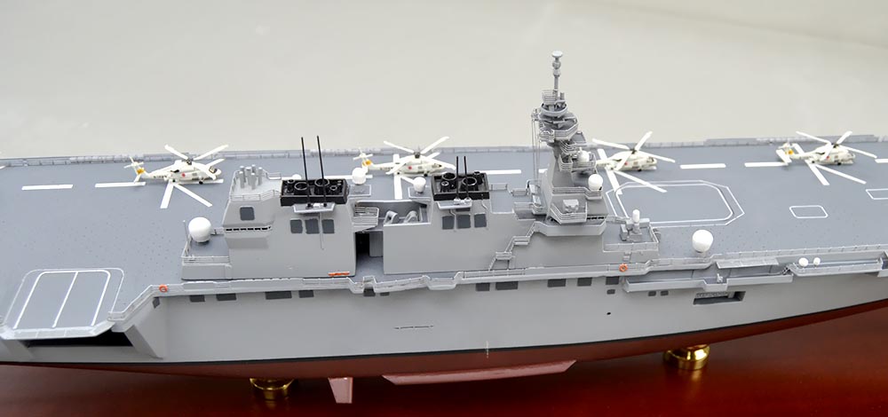 海上自衛隊いずも型護衛艦 DDH-183「いずも」Izumo-class helicopter destroyer ヘリコプター搭載護衛艦 精密艦船模型完成品台座付の製作と通販専門店 木製ハンドメイド艦船模型 ウッドマンクラブ