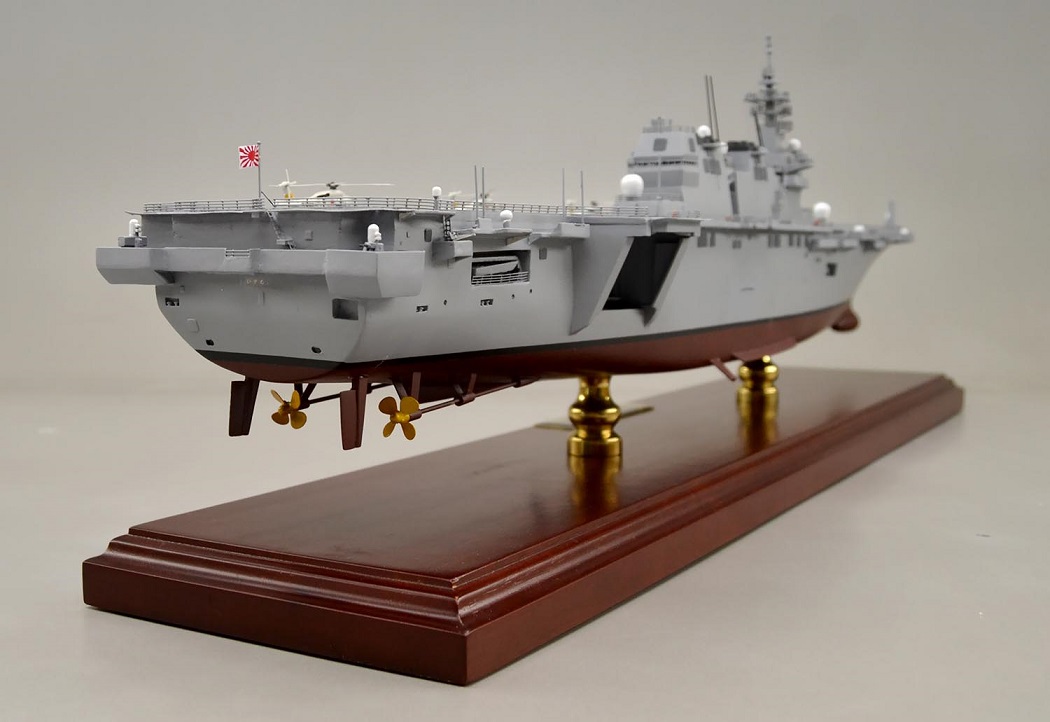 海上自衛隊いずも型護衛艦 DDH-183「いずも」Izumo-class helicopter destroyer ヘリコプター搭載護衛艦 精密艦船模型完成品台座付の製作と通販専門店 木製ハンドメイド艦船模型 ウッドマンクラブ