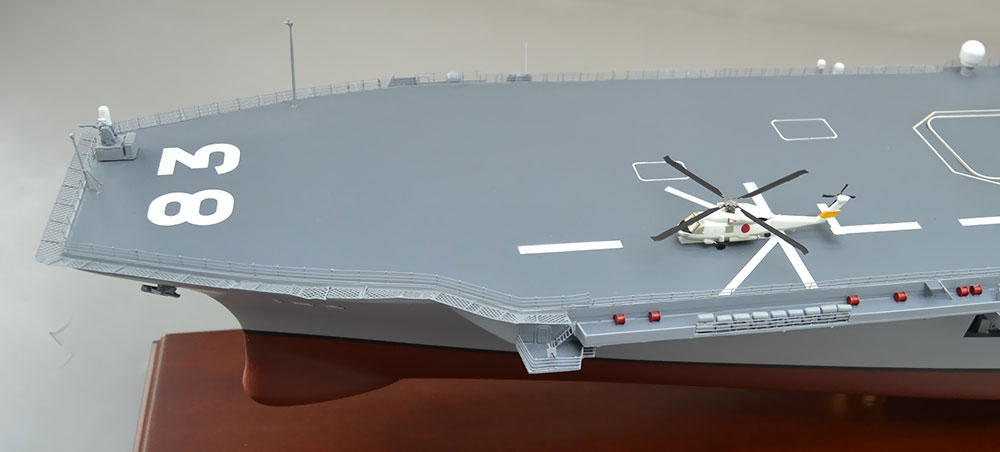 海上自衛隊いずも型護衛艦 DDH-183「いずも」Izumo-class helicopter destroyer ヘリコプター搭載護衛艦 精密艦船模型完成品台座付の製作と通販専門店 木製ハンドメイド艦船模型 ウッドマンクラブ