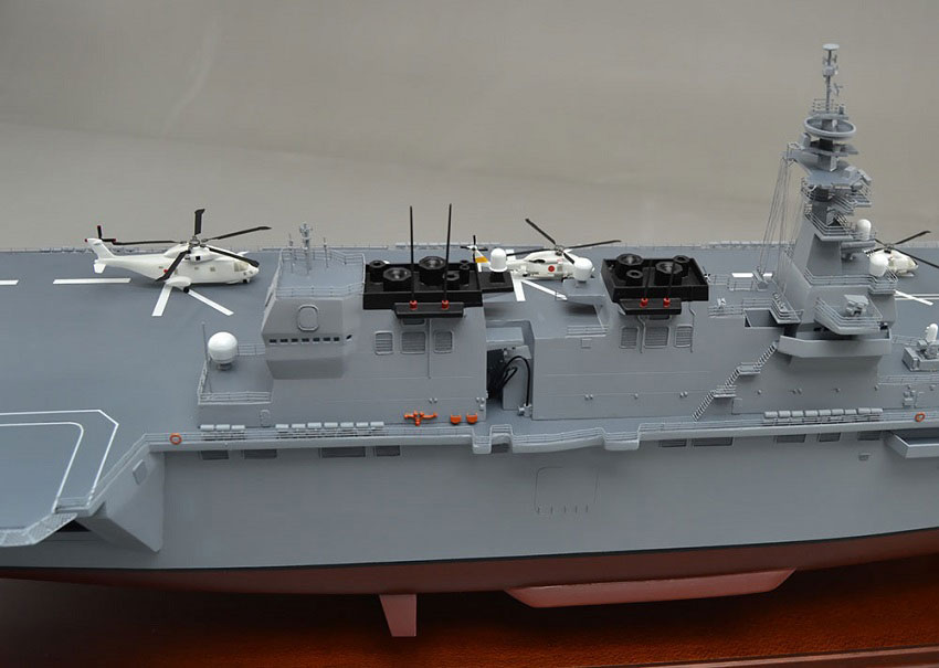 海上自衛隊いずも型護衛艦 DDH-183「いずも」Izumo-class helicopter destroyer ヘリコプター搭載護衛艦 精密艦船模型完成品台座付の製作と通販専門店 木製ハンドメイド艦船模型 ウッドマンクラブ