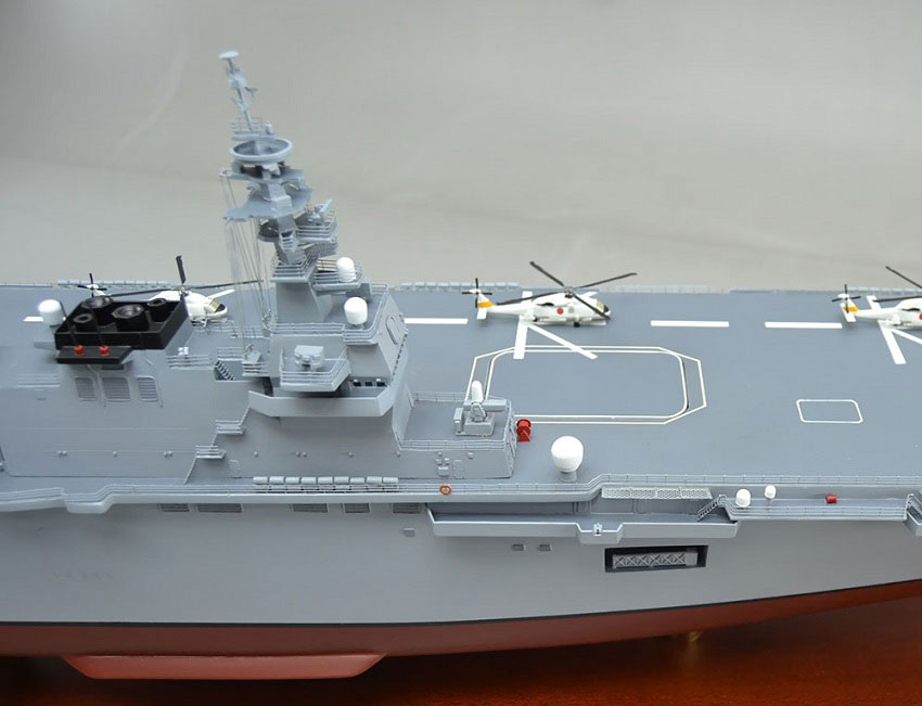 海上自衛隊いずも型護衛艦 DDH-183「いずも」Izumo-class helicopter destroyer ヘリコプター搭載護衛艦 精密艦船模型完成品台座付の製作と通販専門店 木製ハンドメイド艦船模型 ウッドマンクラブ